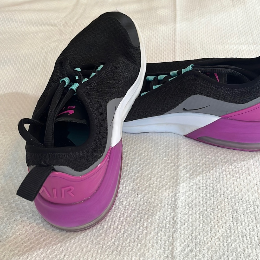 Nike Air tennis shoes